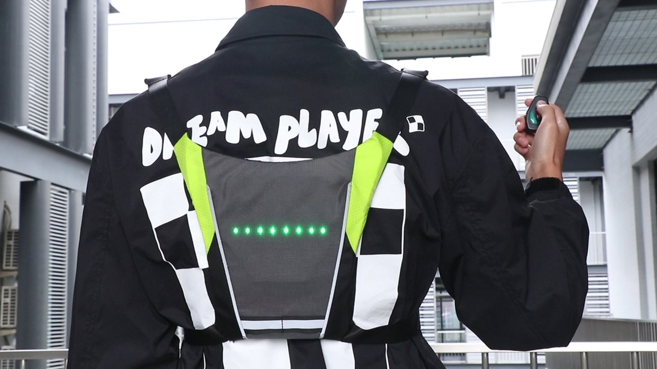 LED Turn Signal Light Vest – Wireless Remote Controlled Safety Vest for Cycling & Scooting